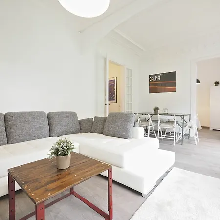 The White Flats Eixample Apartment *