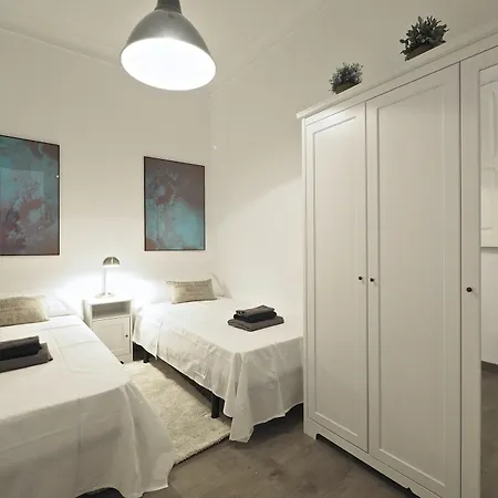 The White Flats Eixample Apartment *