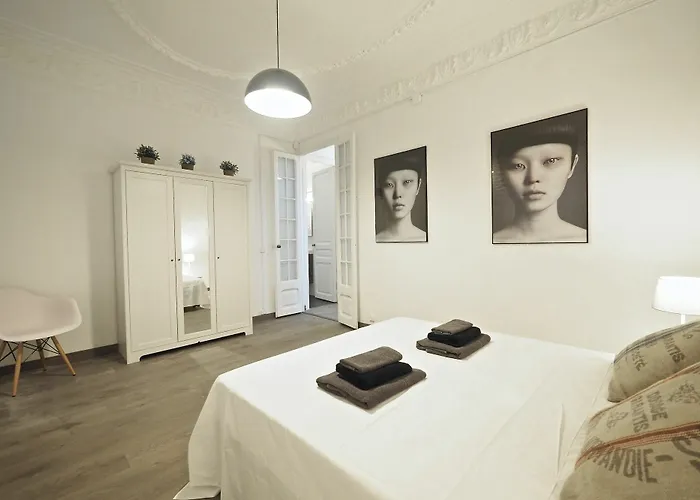 The White Flats Eixample *